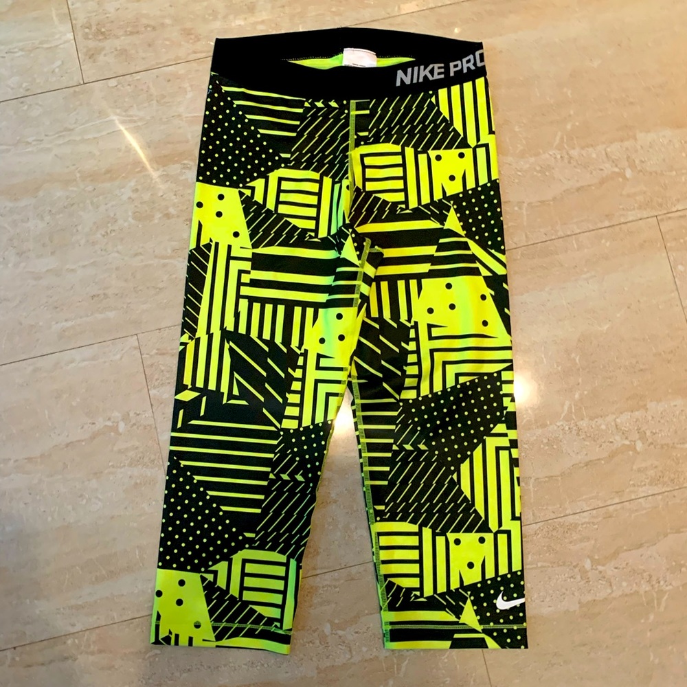Nike Pro Dri-Fit Capri Leggings
